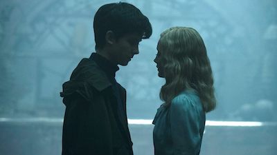 Asa Butterfield as Jake and Ella Purnell as Emma Bloom